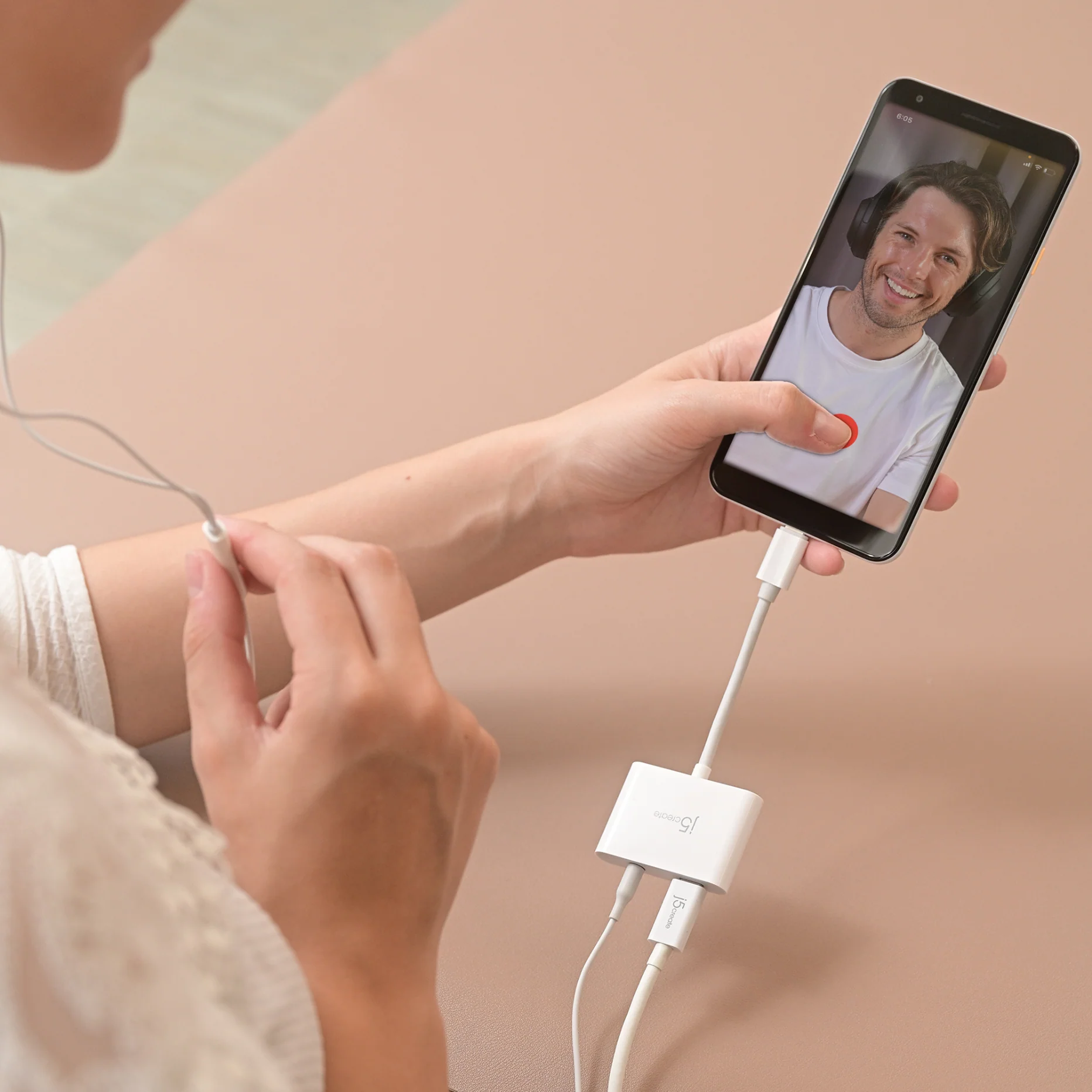 USB-C® to 3.5mm Audio Adapter with Power Delivery - Image 12