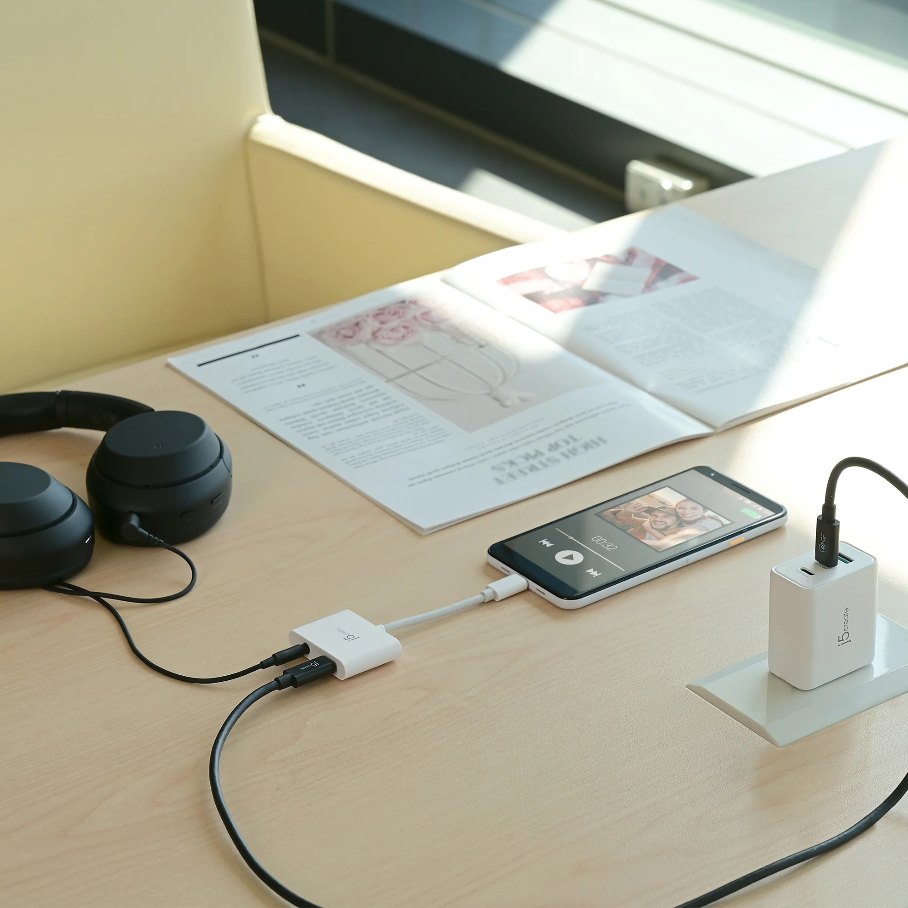 USB-C® to 3.5mm Audio Adapter with Power Delivery - Image 7