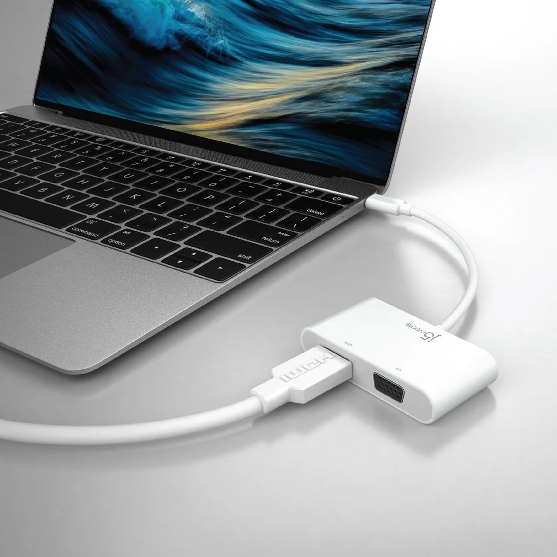 USB-C™ to HDMI™ & VGA Adapter with USB™ 3.0/Power Delivery - Image 8