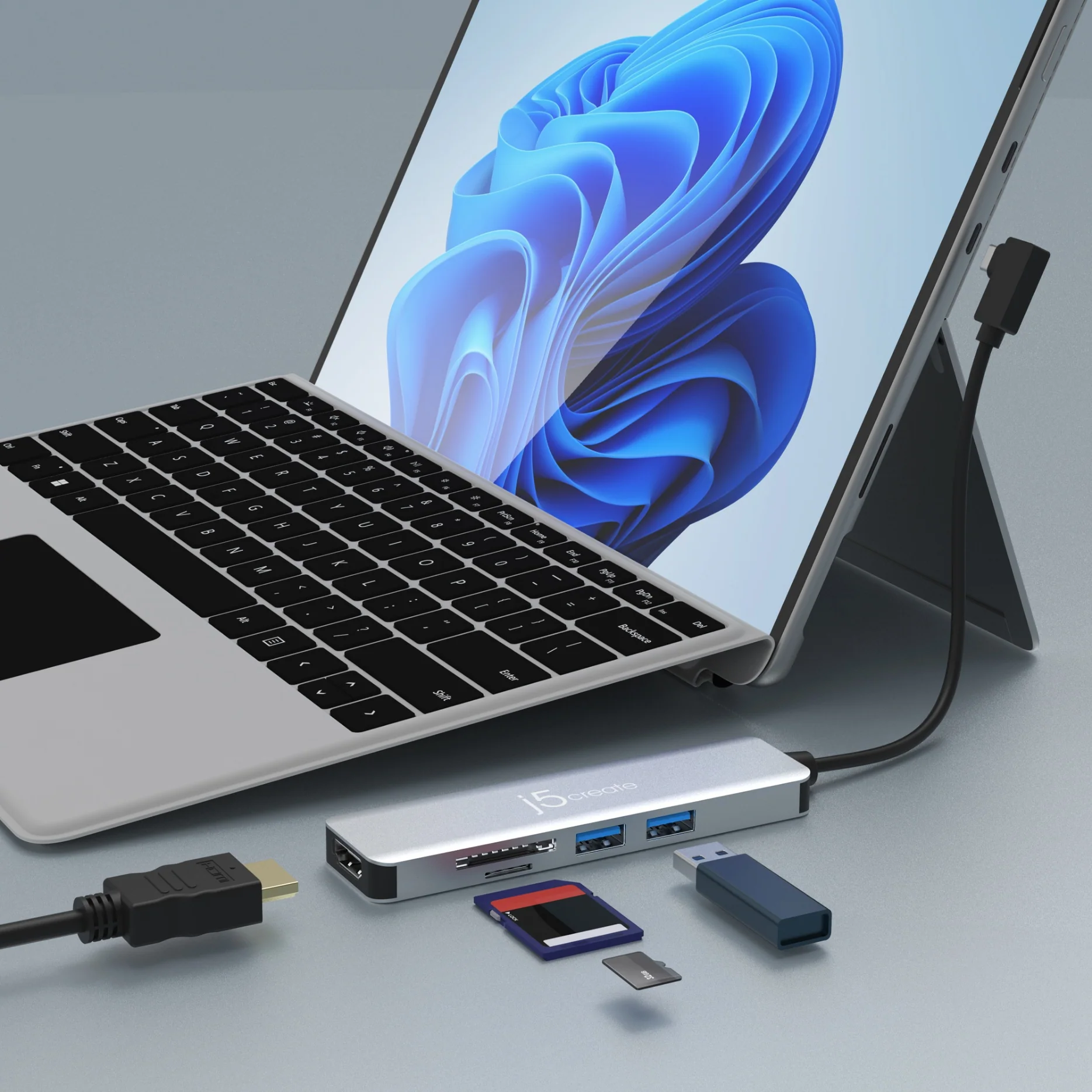 USB-C® Multi-Adapter for Surface™ Pro 8 - Image 7