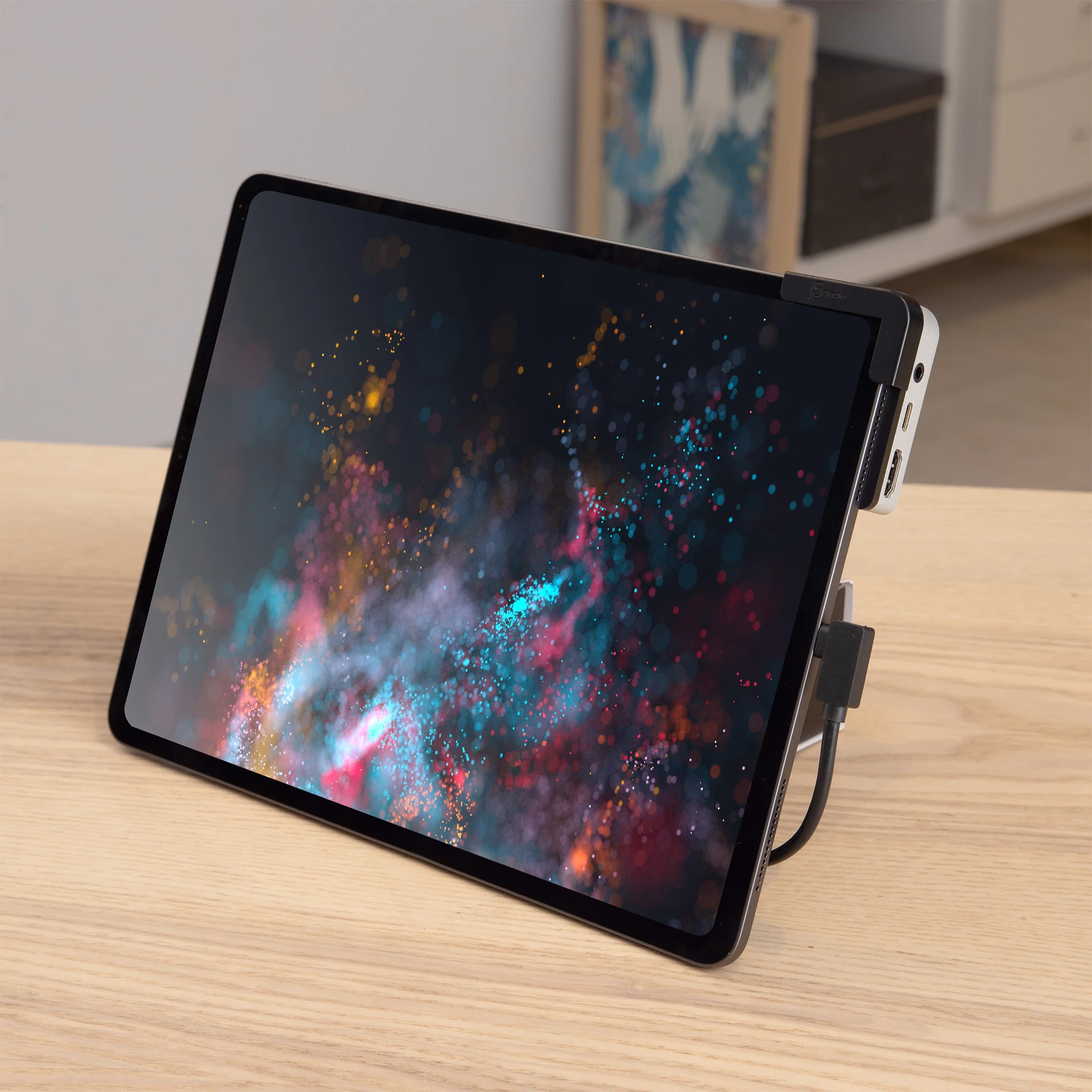 USB-C™ to 4K 60 Hz HDMI™ Travel Dock for iPad Pro® - Image 12