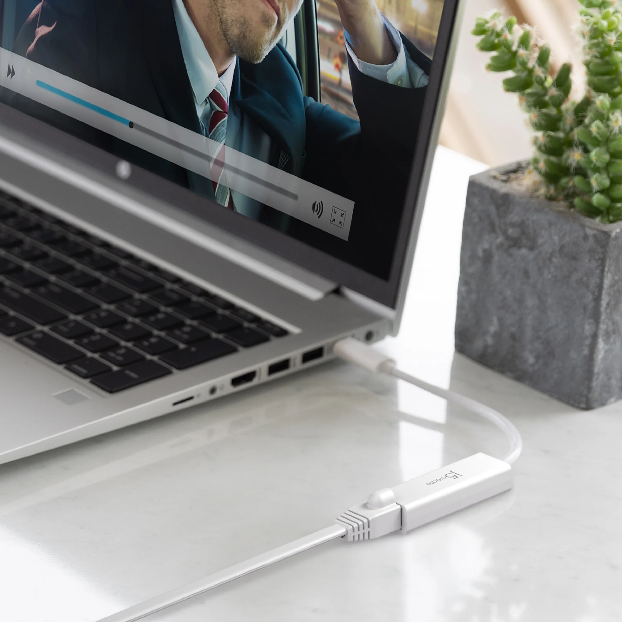 USB-C® Gigabit Ethernet Adapter - Image 6