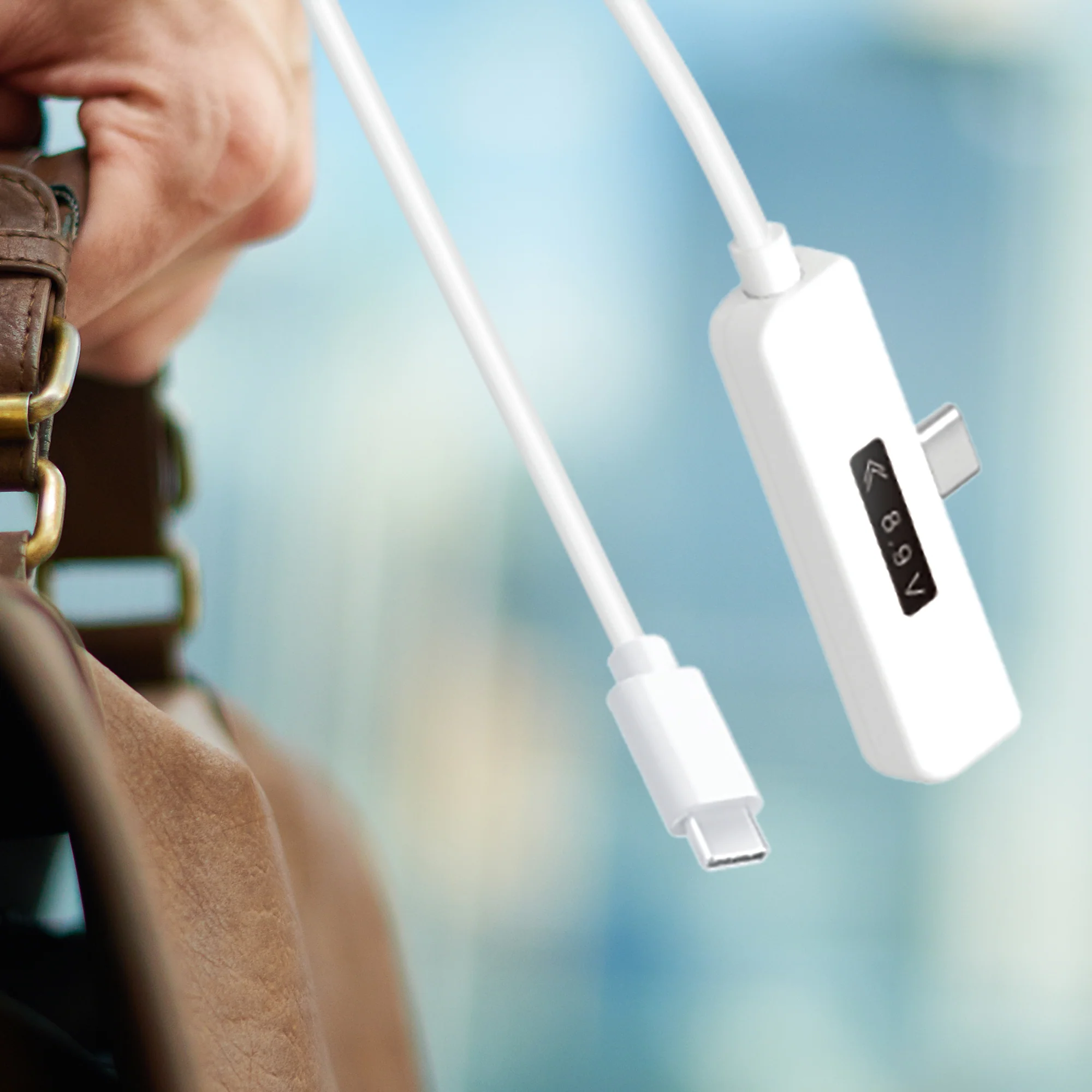 USB-C™ Dynamic Power Meter Right Angle Charging Cable - Image 7