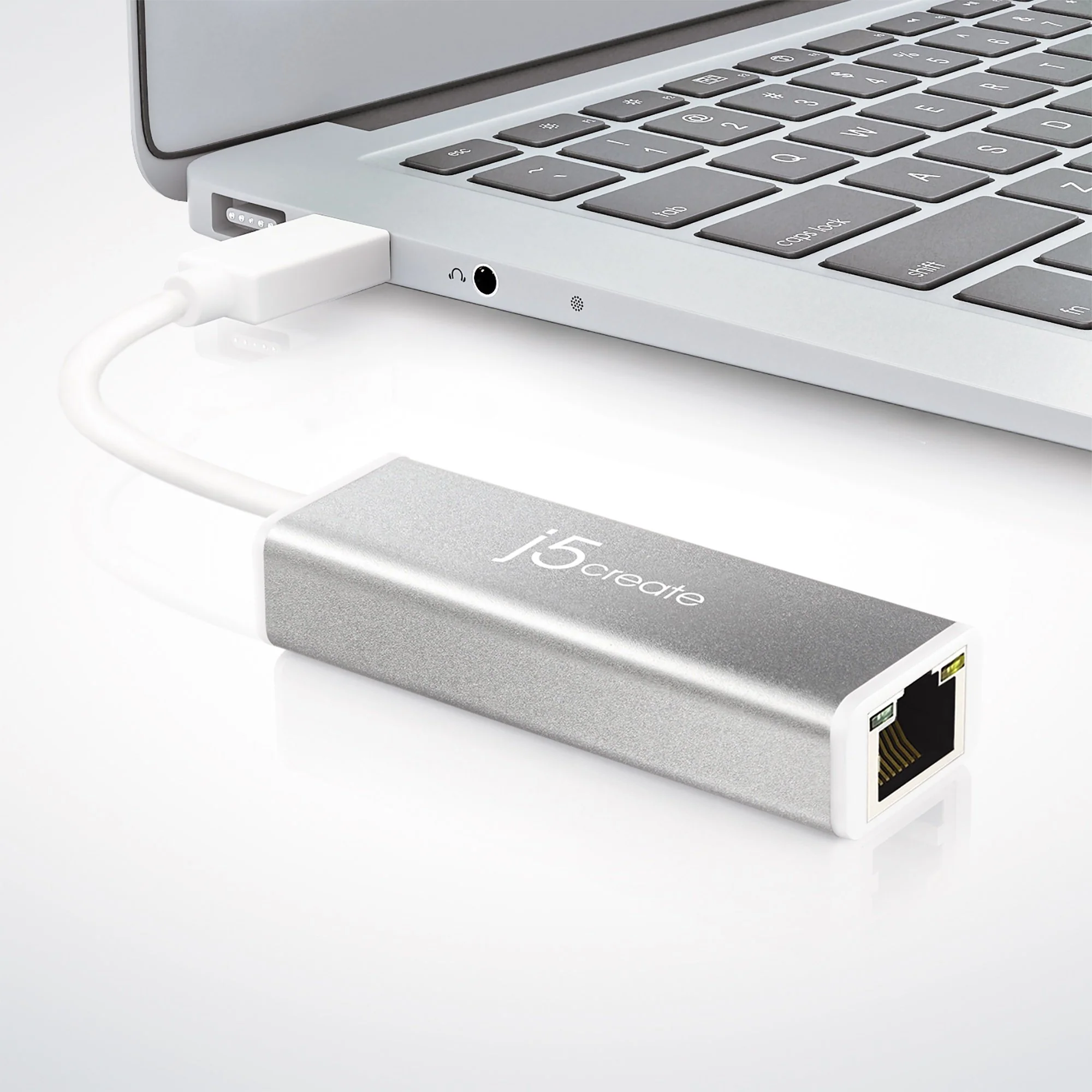 USB™ 3.0 Gigabit Ethernet Adapter - Image 4