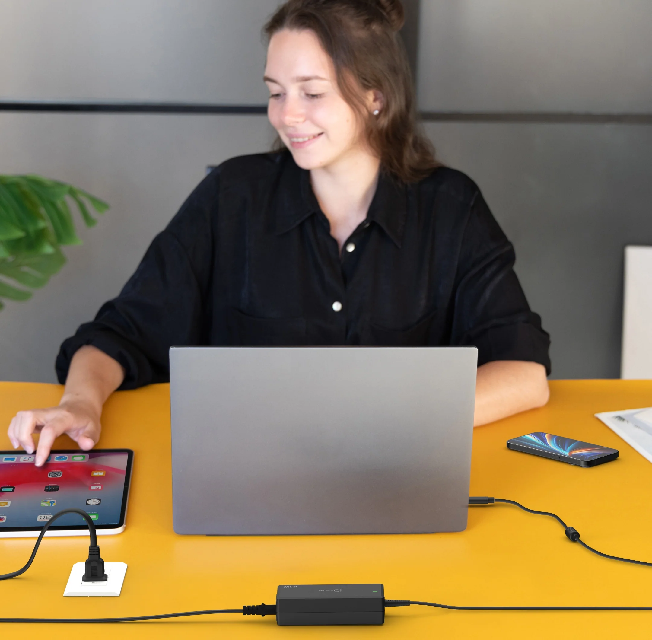 65W PD USB-C® Power Adapter - Image 5