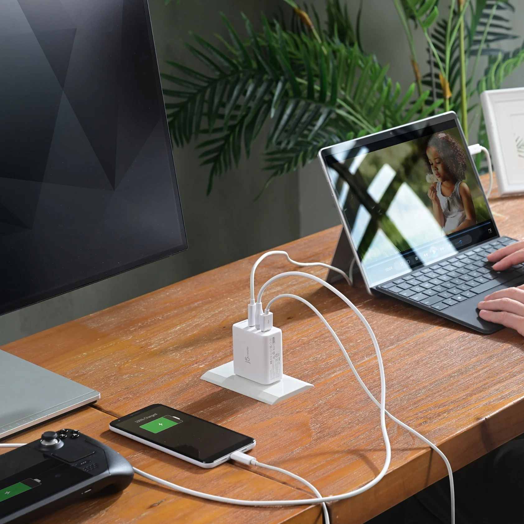 65W GaN USB-C® 3-Port Travel Charger with a USB-C® cable - Image 7