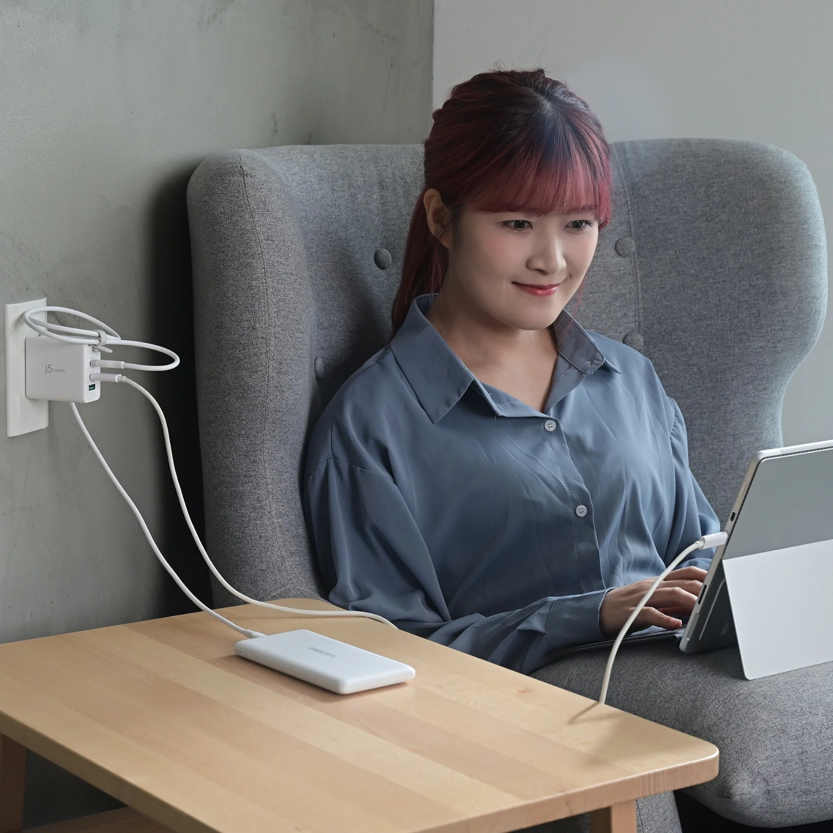 65W GaN USB-C® 3-Port Travel Charger with changeable AC plugs and USB-C® cable - Image 9